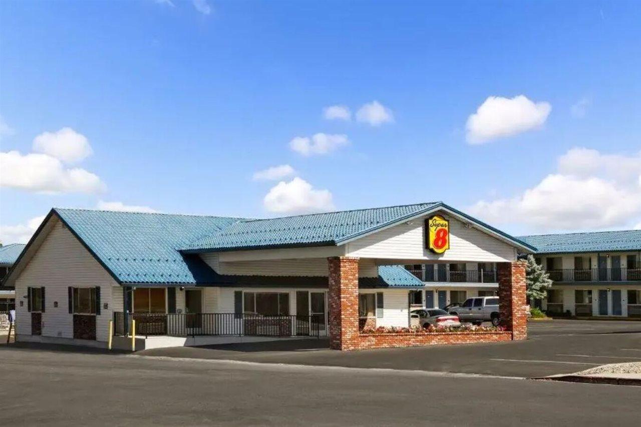 Super 8 By Wyndham Сузанвилл Экстерьер фото